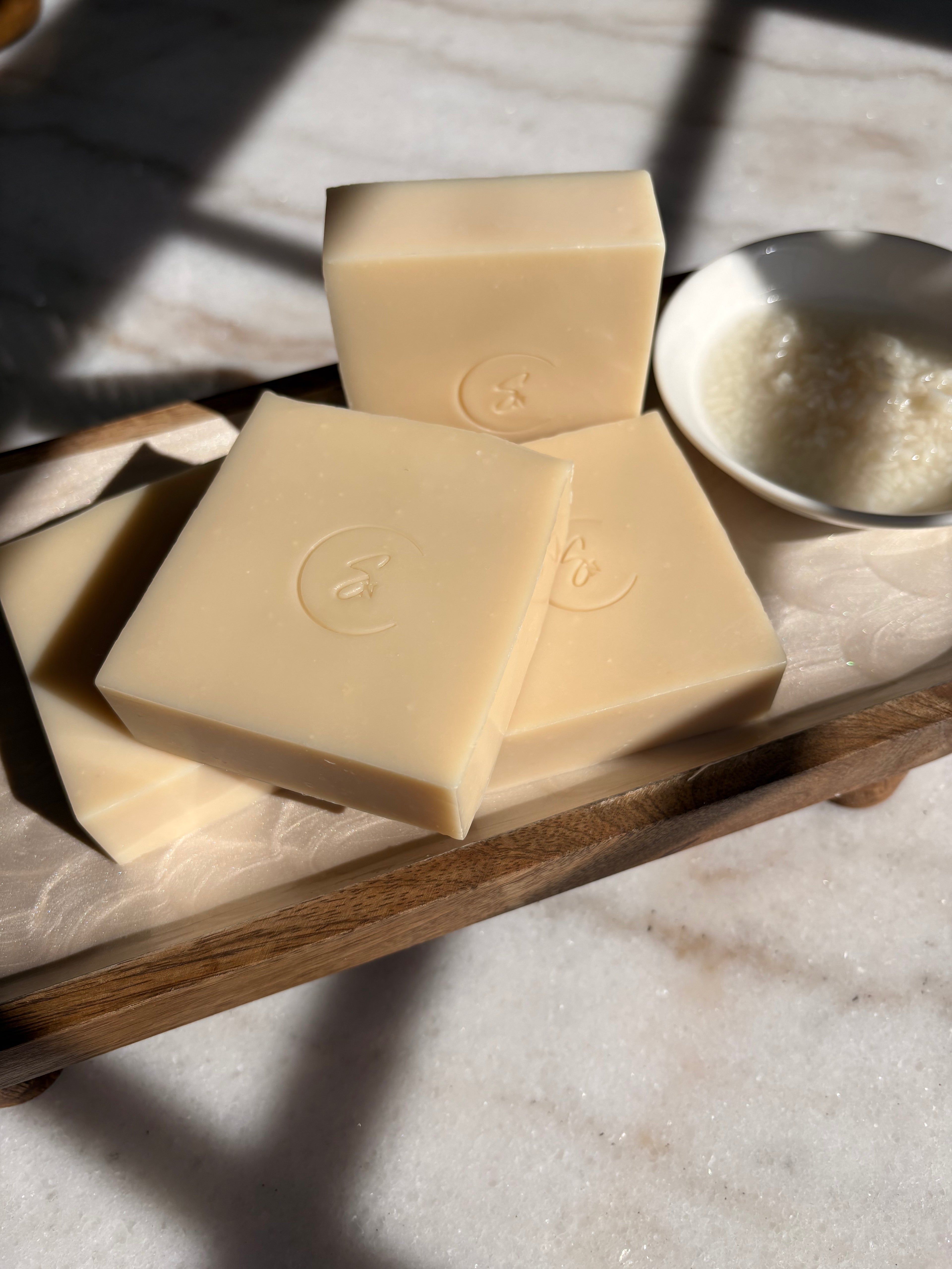 Fermented rice and neroli beauty bar with soft botanical scent, handmade natual soap