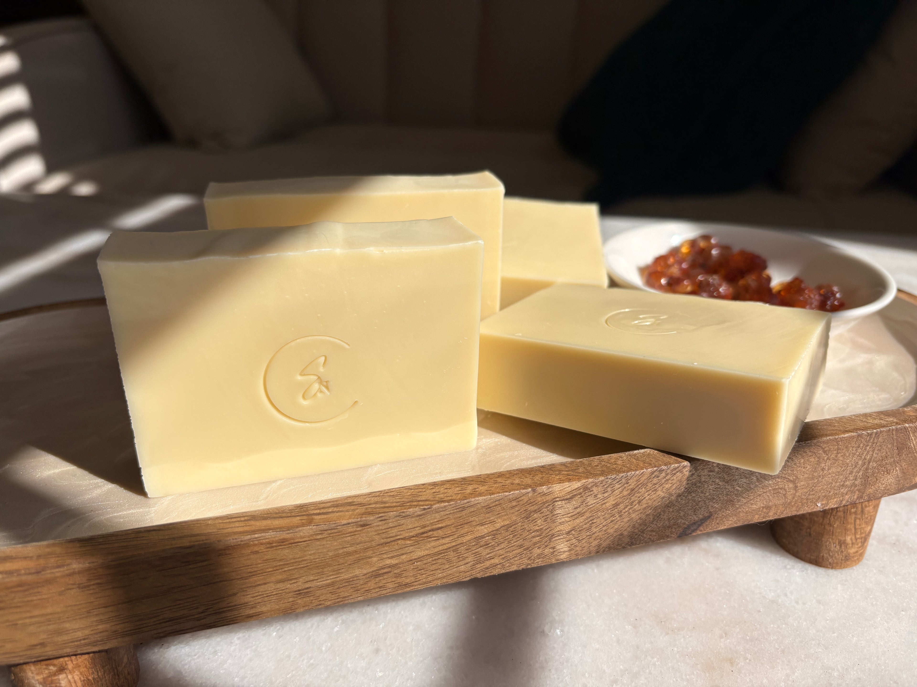 Peach Resin Dew - Botanical Artisan Soap - Moisturizing, Natural, Luxury Soap