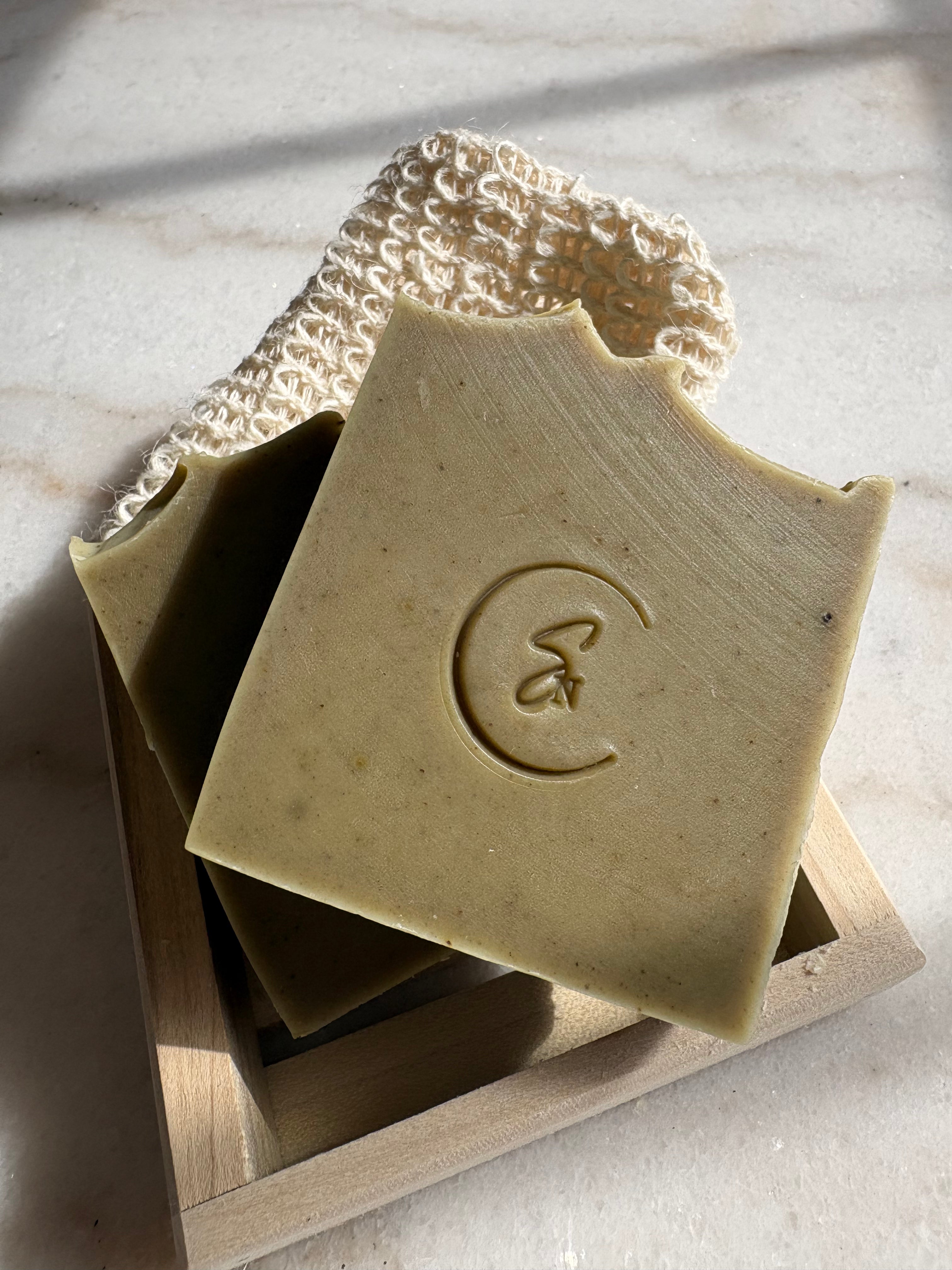 Mugwort botanical soap bar with creamy lather